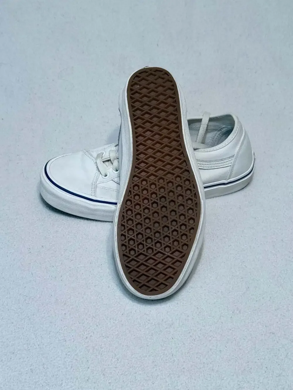 Streetwear Retro Y2K Vans Old Skool Tapered Canvas Sneakers in White with white